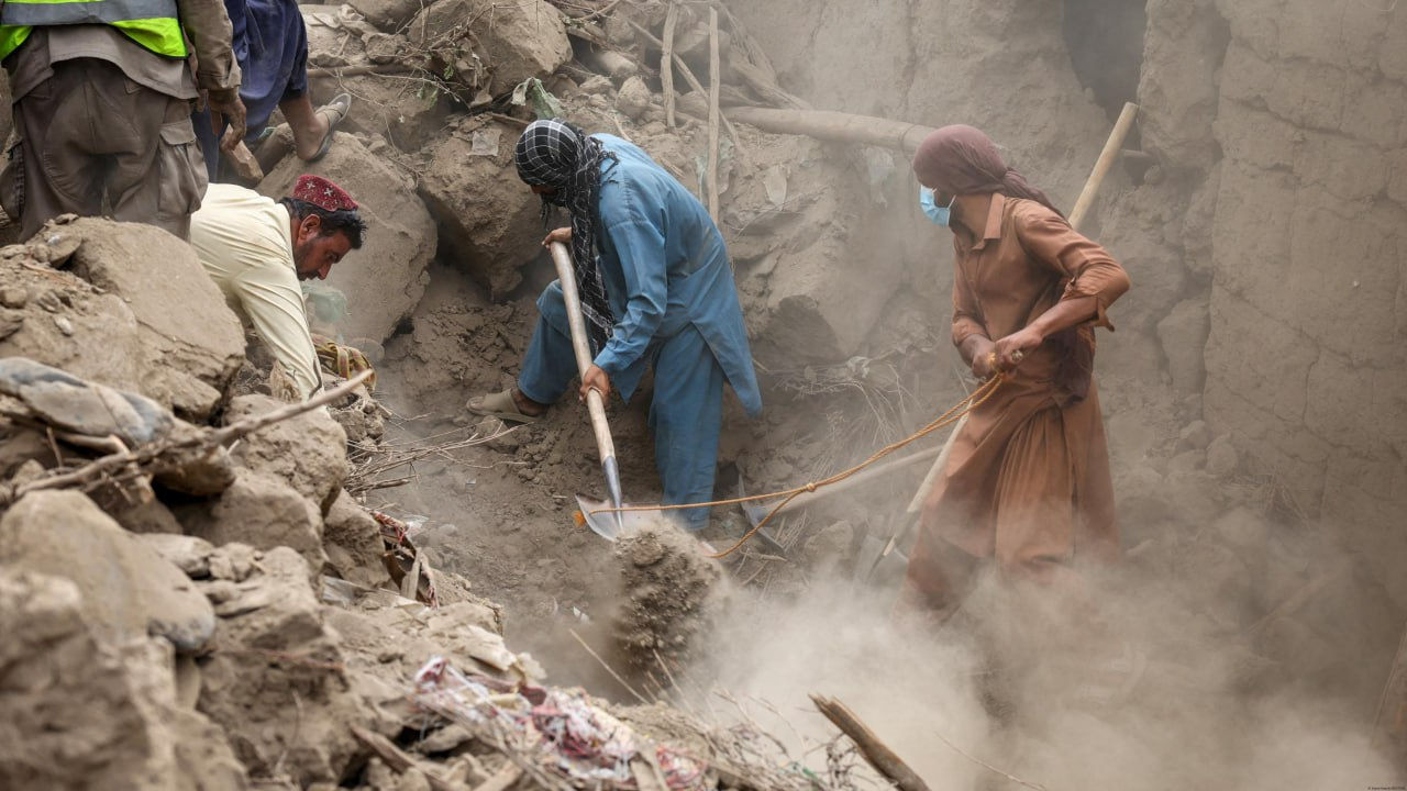 Peste 2.200 de persoane și-au pierdut viața în urma cutremurului din Afganistan.
