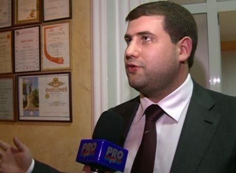 Cel puțin trei avocați ai omului de afaceri Ilan Shor s-au prezentat de urgență la CNA. Foto: protv.md