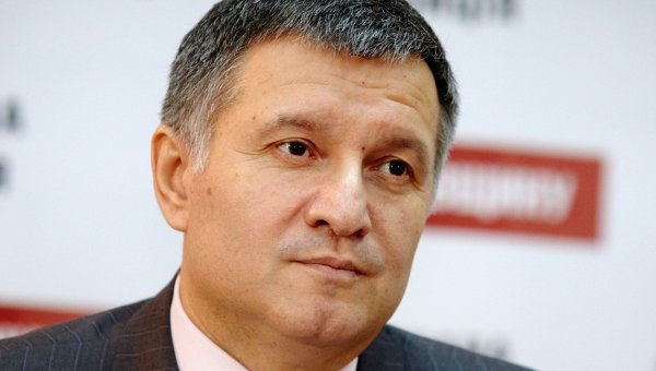 Аваков решительно осудил подобные действия, заявив, что они "придумали "ультиматум президенту" ради собственного пиара.