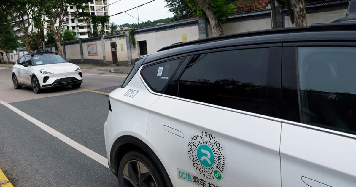 Роботакси Baidu остановились посреди дорог в Ухане из-за масштабного сбоя.