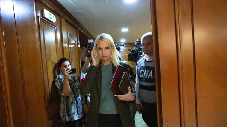 Заседание по делу Таубер отложили: адвокаты говорят о нарушении ее прав.