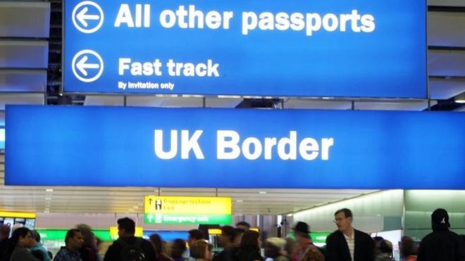 Сокращение сальдо чистой миграции на четверть в основном обеспечили выехавшие европейцы: из спада на 81 тысячу за год 51 тысяча пришлась на граждан ЕС.