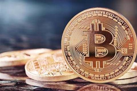 Facebook a anunţat că interzice toate reclamele care se referă la bitcoin. 
