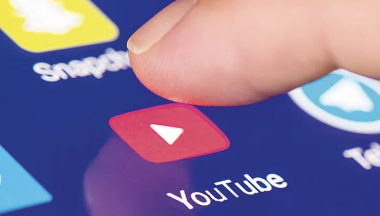 YouTube заблокировал каналы Гостелерадиофонда России.