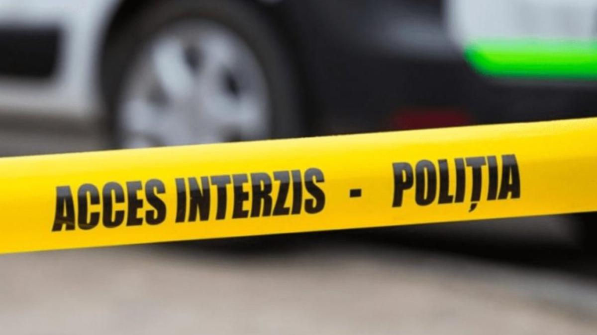 Un om al străzii l-a ucis pe un cunoscut și a ascuns cadavrul în subsolul unui bloc din Capitală.