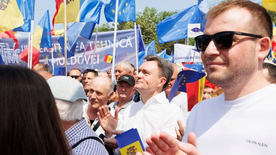 Речан пришел на ПВНС: Наш народ хочет стабильной экономики.