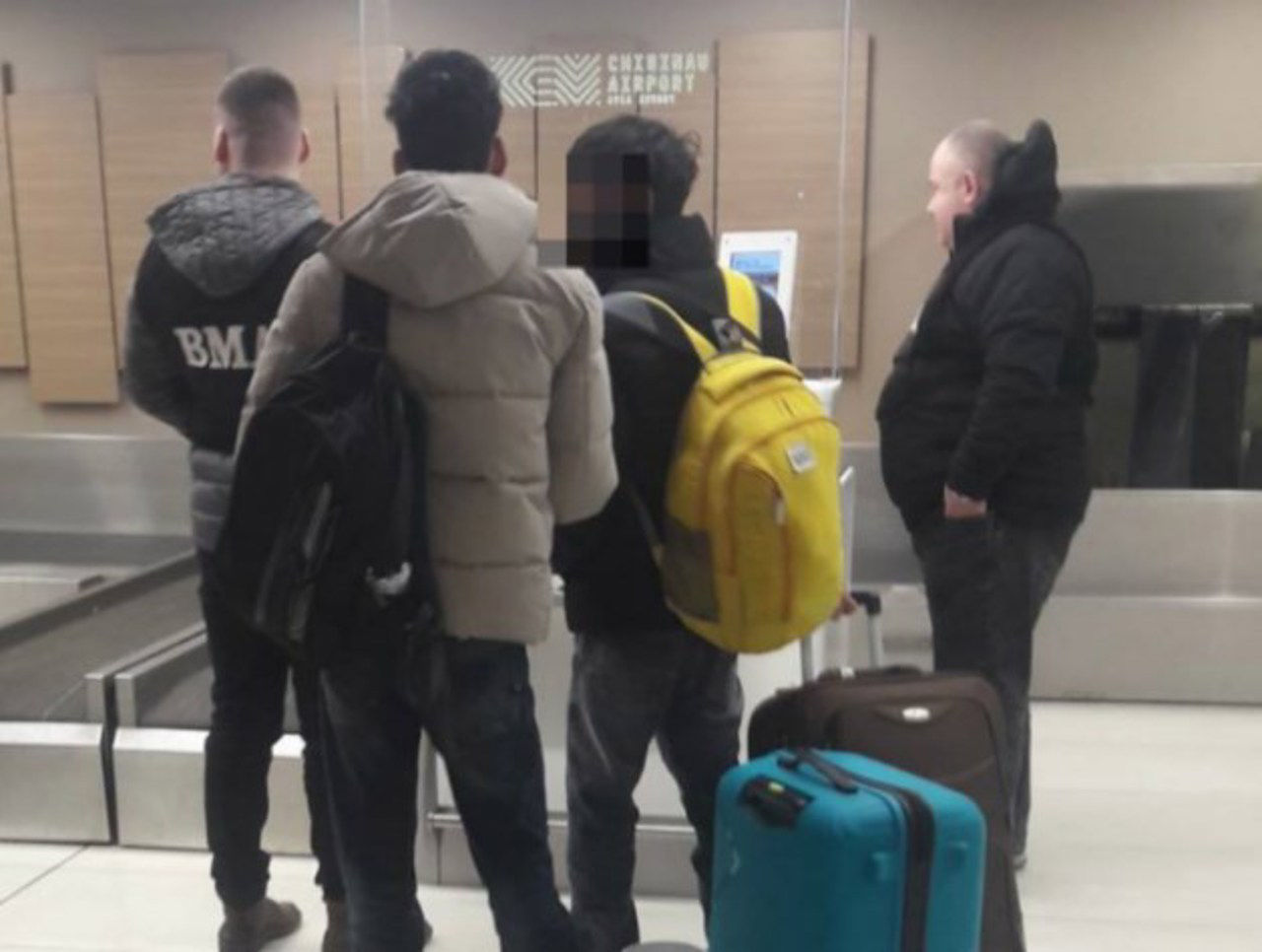 Из Молдовы на прошлой неделе выслали пятерых приезжих из Индии и Пакистана.