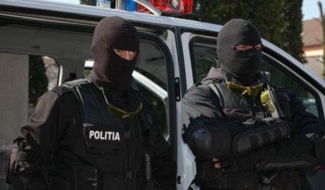 Procurorii DNA fac percheziţii, în această seară, la domiciliul lui Sergiu Lucinschi. Foto: jurnal.md
