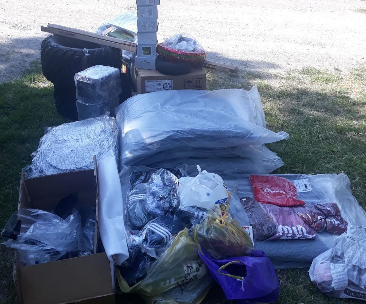 Marfă ilegală în valoare de 60.000 de lei, confiscată de Poliția de Frontieră.