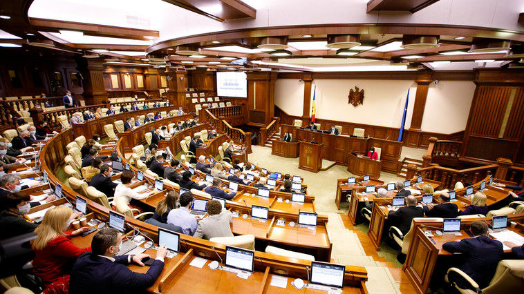 ПСРМ требует созыва внеочередного заседания парламента.