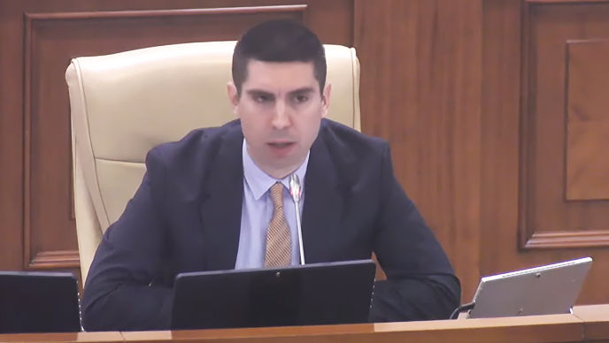 Вице-председатель парламента Михай Попшой.