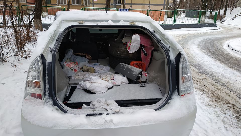 На Ботанике автоворы "выпотрошили" Toyota Prius.