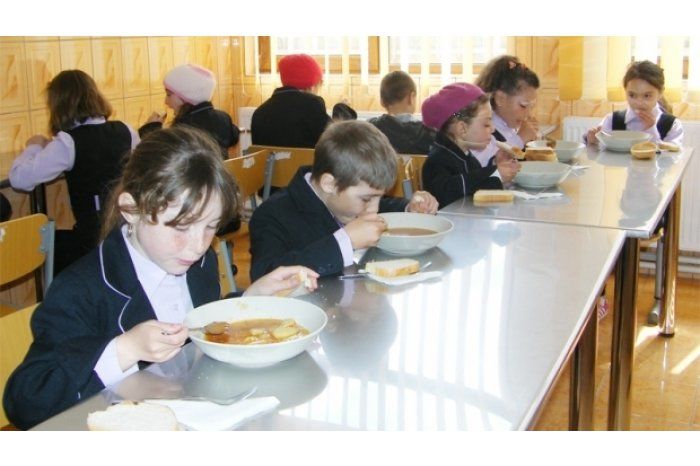 Noi taxe pentru alimentaţia copiilor din instituţiile de învăţămînt vor fi publicate în Monitorul Oficial.