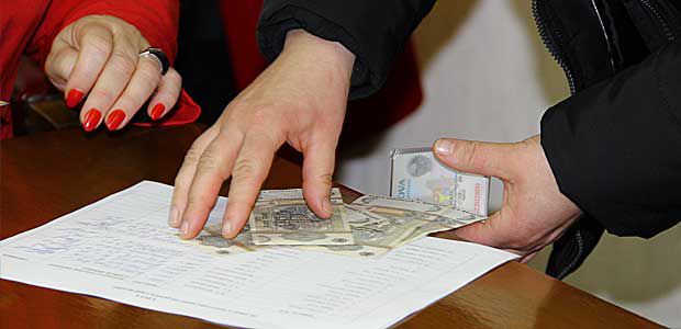 Минималь­ный размер заработной платы в реальном сек­торе установлен правительством на уровне 11,25 лея в час.