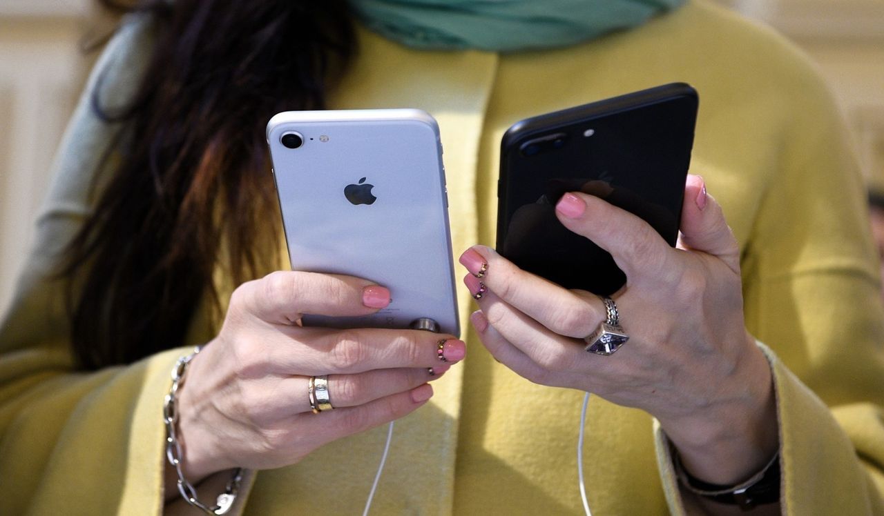 Apple потеряет $10 млрд на замене батарей в старых iPhone.