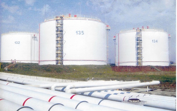 Это единственное госпредприятие, которое переправляет нефтепродукты по морю.
