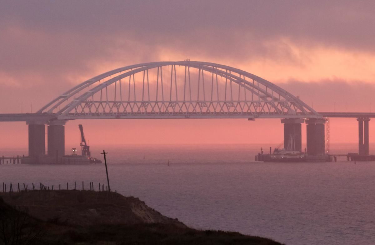 Длина Крымского моста составляет 19 километров.