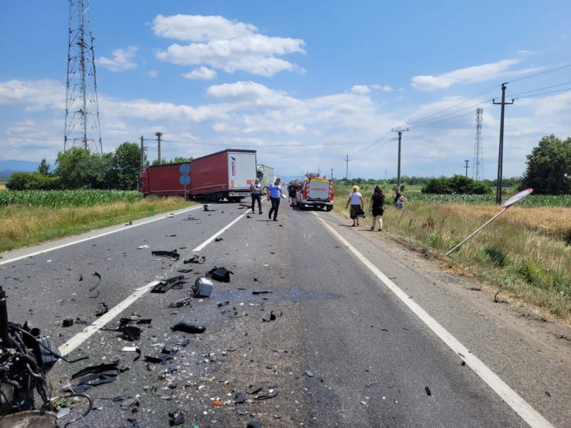 Женщина из Молдовы и гражданин Италии пострадали в автокатастрофе в Румынии.