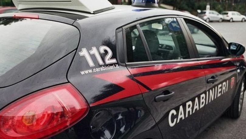 В Италии молдаванин нашел в лифте сумку и потребовал 200 евро за ее возврат.