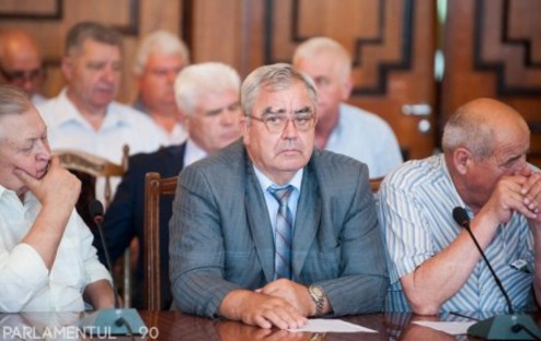 Din 2009 clasa politică a purtat populaţia din criză în criză. Foto: timpul.md