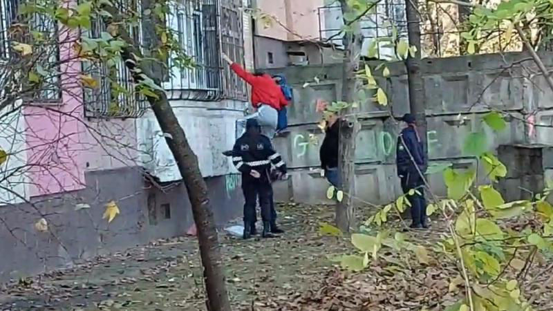 Молодую женщину, жестоко убившую двухлетнюю девочку и бросившую тело в лесу, приговорили к 12 годам.