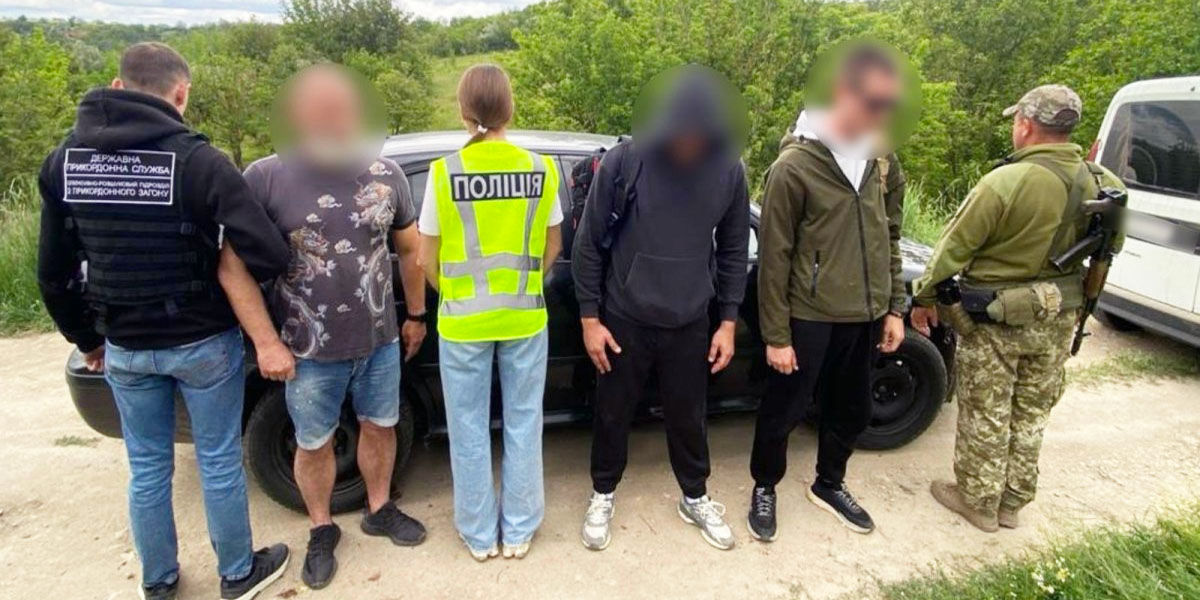 Un rus a încercat să treacă ilegal în Moldova doi bărbați ucraineni pentru 9.000 de dolari: Au fost prinși.