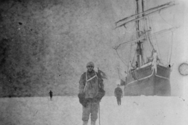 Исследователи нашли негативы в хижине, которая была построена в 1912 году капитаном Робертом Фалконом Скоттом. Фото: adevarul.ro
