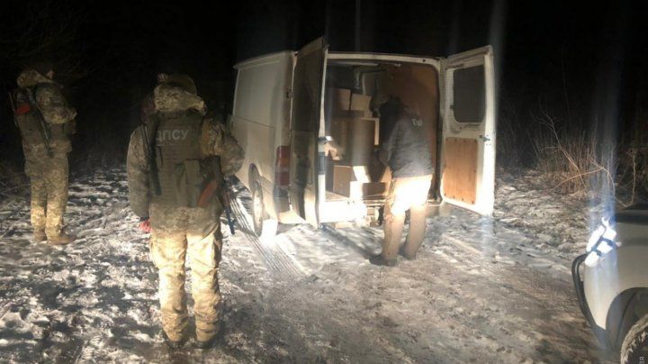 В Одесской области задержали микроавтобус с контрабандой из Молдовы.