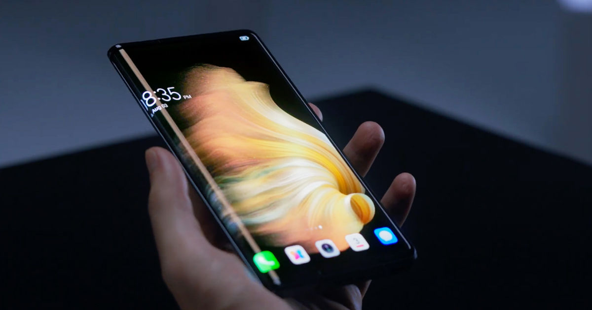 Tecno показала необычный смартфон с разворачиваемым экраном.