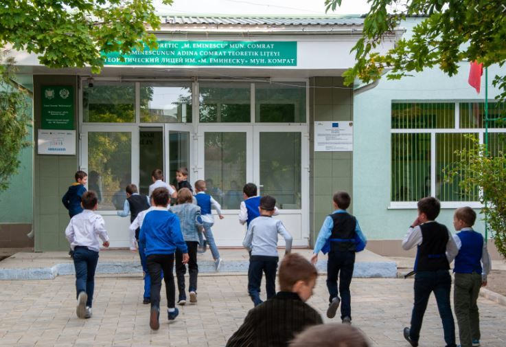 В Гагаузии за преподавание на гагаузском языке выплачивается двойной оклад.