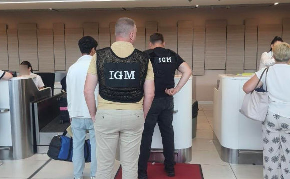 Из Молдовы выдворили двух граждан Узбекистана за нарушение правил пребывания.