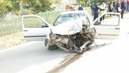 Un bărbat de 45 de ani din satul Pepeni, raionul Sângerei, a fost lovit de o mașină.