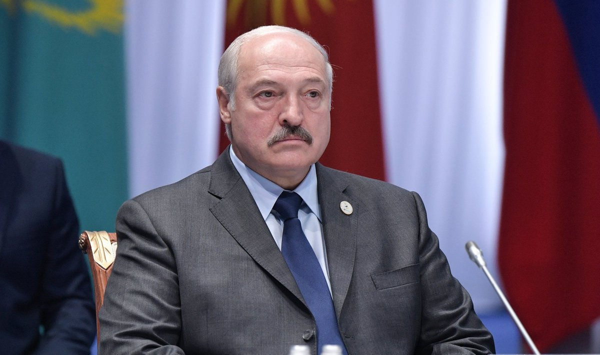 Лукашенко помиловал еще 29 политзаключенных.