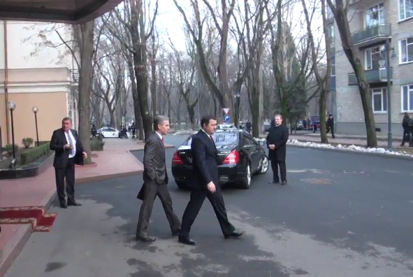 Nicolae Timofti a inceput consultarile cu partidele pentru a gasi un candidat la functia de prim-ministru.