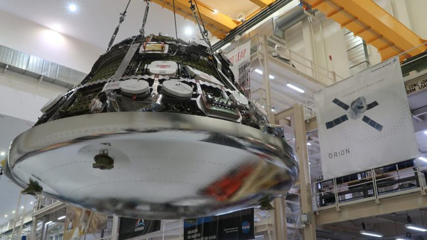 NASA завершает сборку космического корабля Orion для полёта к Луне и переходит к испытаниям.