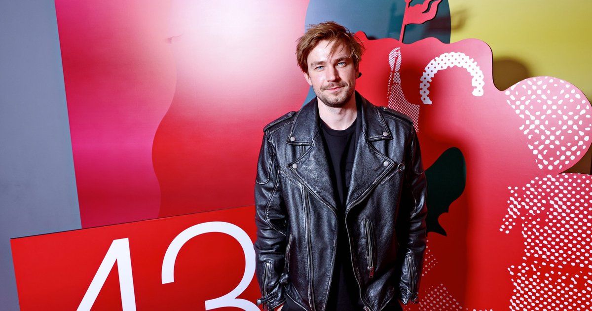 Netflix начал съемки сериала с Александром Петровым в главной роли.