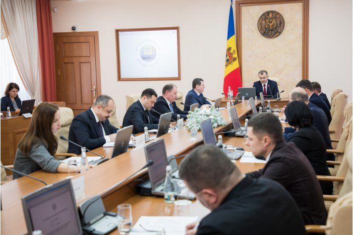 Более тысячи чиновников пройдут в этом году курсы повышения квалификации.