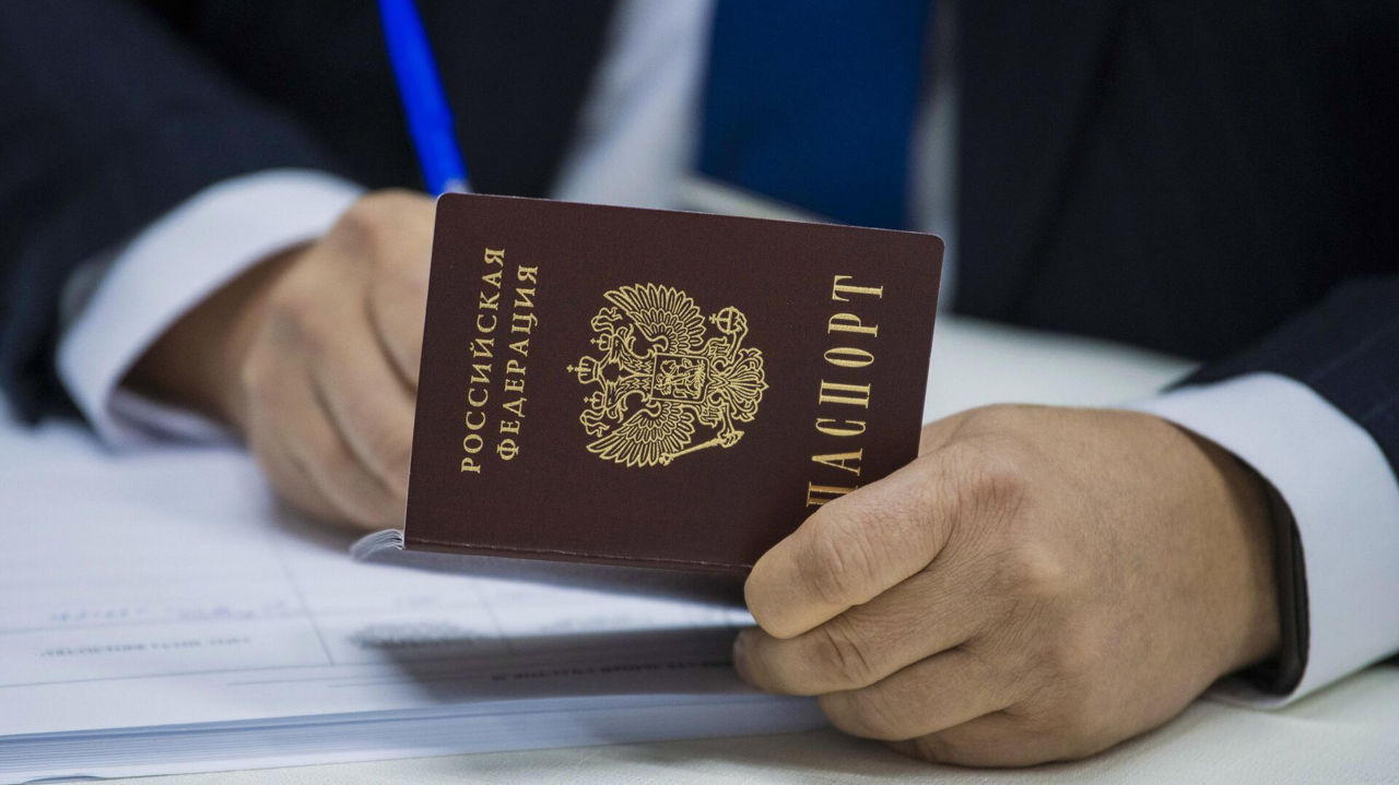В Херсонской области начали создавать центры выдачи российских паспортов.