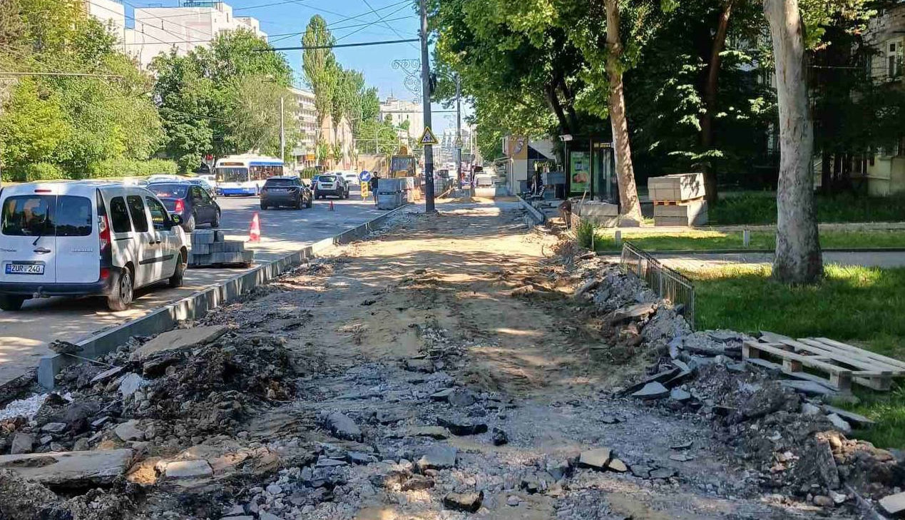 Дорожное движение на бул. Дечебал частично будет перекрыто до конца июня.