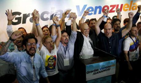 Premiul Sakharov, decernat Opoziţiei democratice din Venezuela.