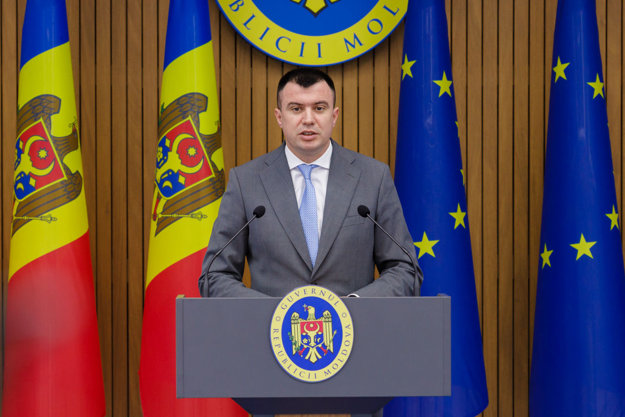 Министр финансов Петру Ротару.