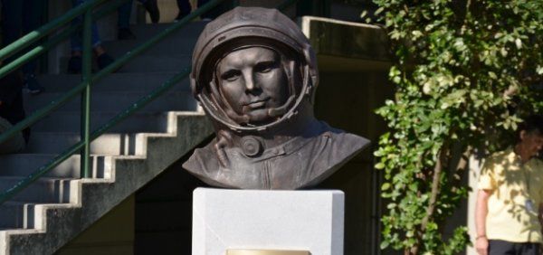 Памятник Гагарину открыт в городе Витанье на северо-востоке Словении.