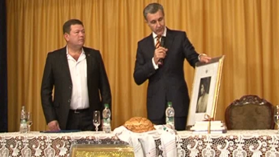 В Сороках принцу Раду подарили икону и бочку вина.