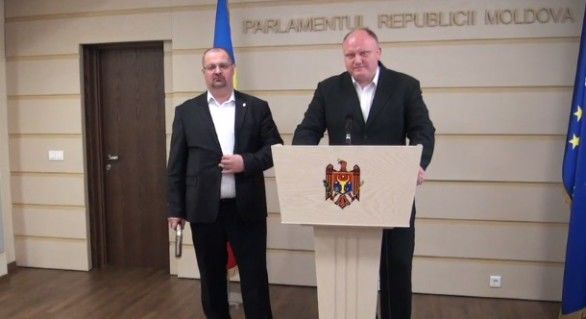 Igor Dodon vrea să poată dizolva Parlamentul „după consultarea cu fracțiunile parlamentare” .