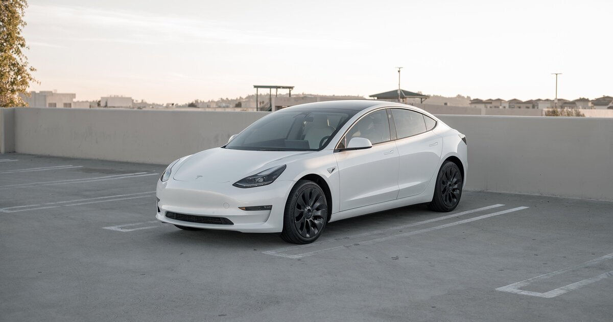 Tesla și-a retras cea mai ieftină mașină electrică de la vânzare.