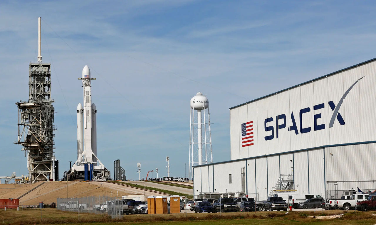 Минюст США подал в суд на компанию SpaceX.