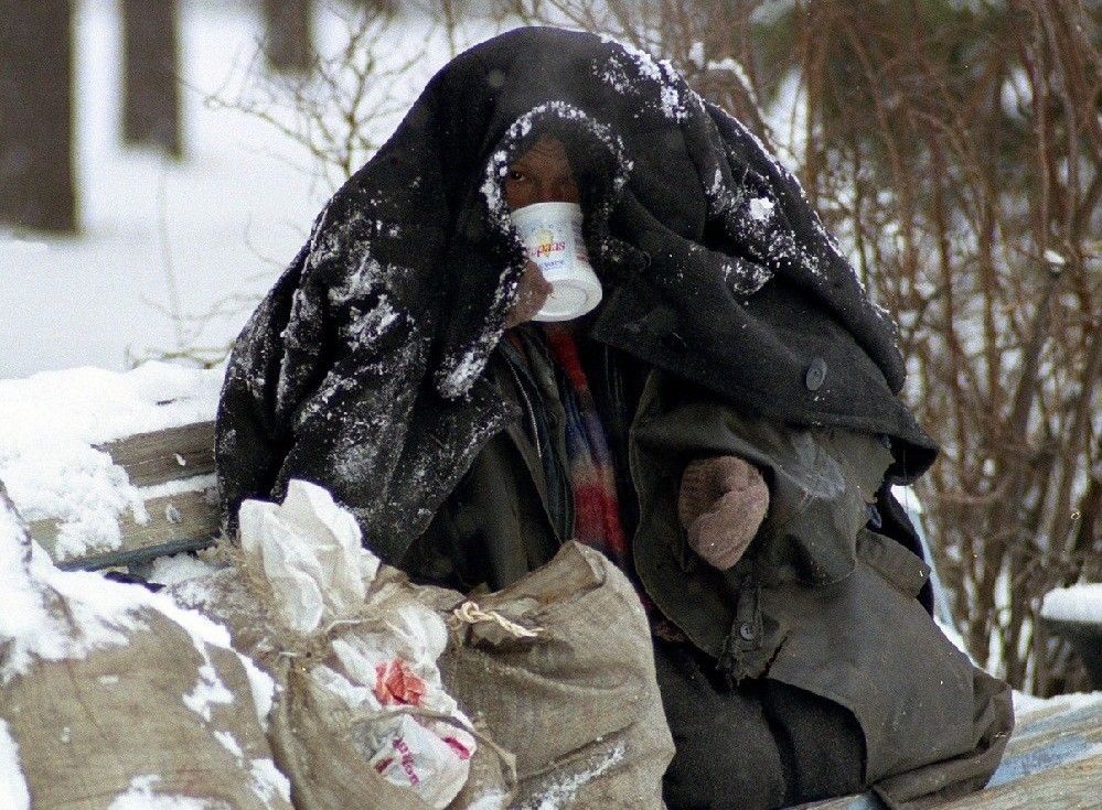 Мэрия призывает граждан помочь в спасении бездомных от холода.