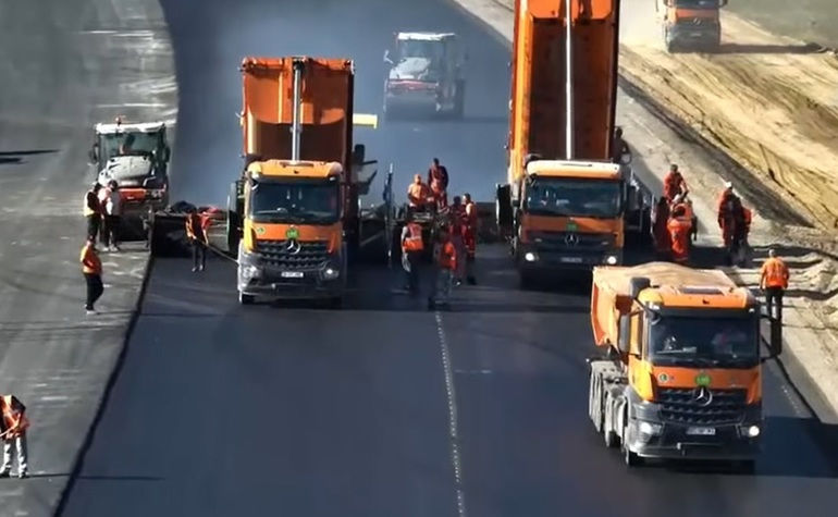 Un nou tronson de 28 de kilometri a autostrăzii A7 este deschis circulației.