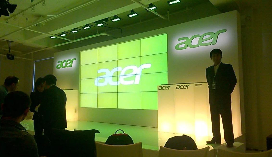 Acer и Komatsu ушли из России.