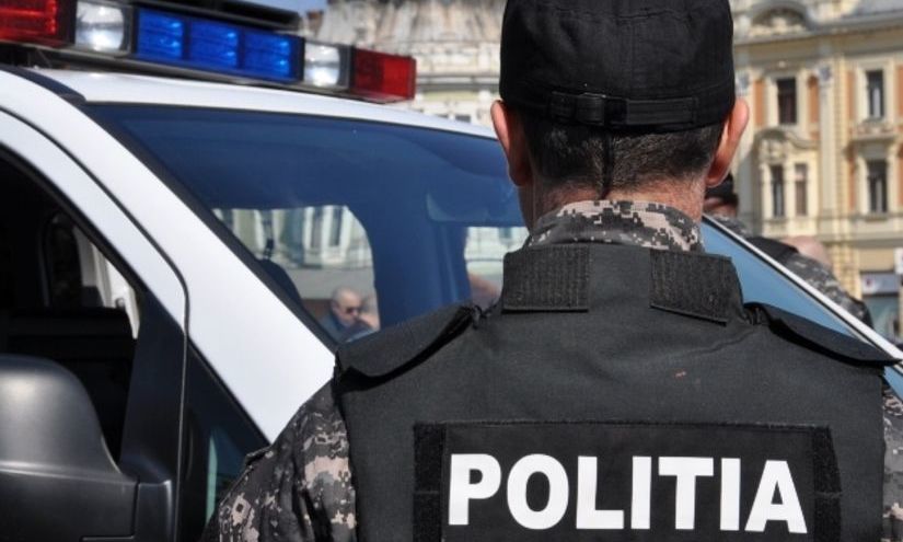 La doar 20 de ani, tînăra a fost reținută de polițiști cu presupuse drgoguri. Foto simbol:vacantamare.ro